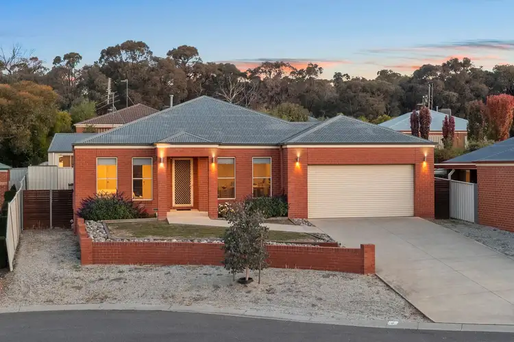Main view of Homely house listing, 8 Dejong Court, Kangaroo Flat VIC 3555