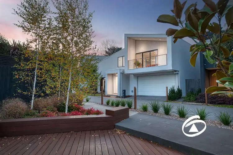 9 Willowdene Way, Berwick VIC 3806