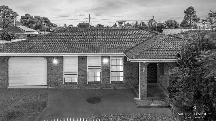 7 Falcon Walk, Kings Park VIC 3021