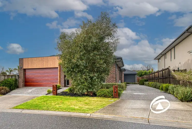 Second view of Homely house listing, 5 Pettit Close, Berwick VIC 3806