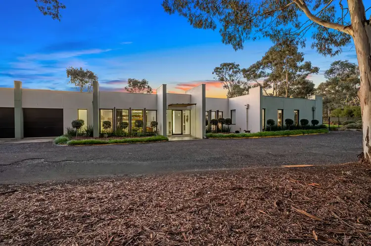 5 Leslie Place, Junortoun VIC 3551