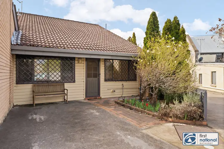 2/142 Durham Street, Bathurst NSW 2795