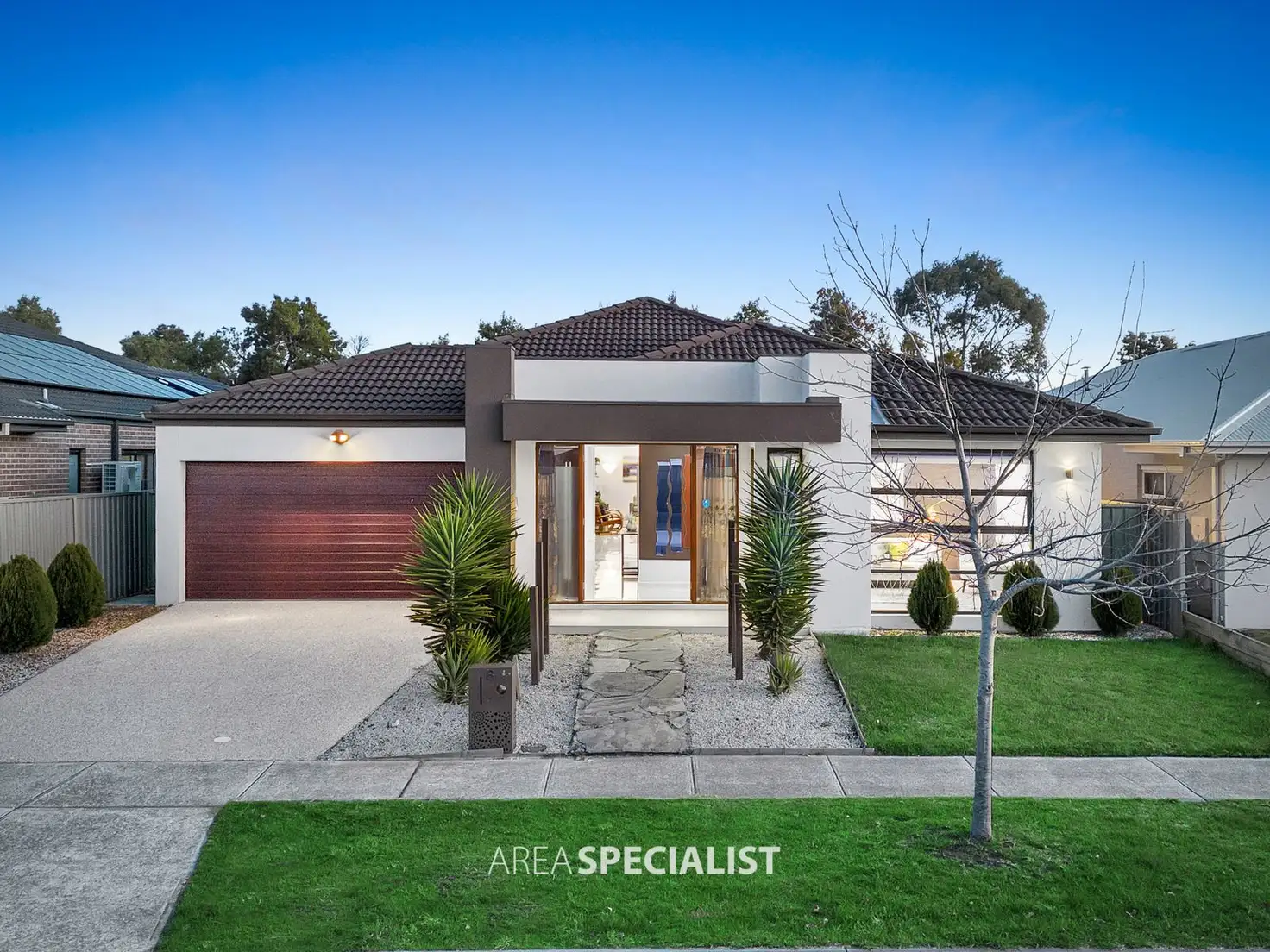 Main view of Homely house listing, 8 Stag Close, Cranbourne East VIC 3977