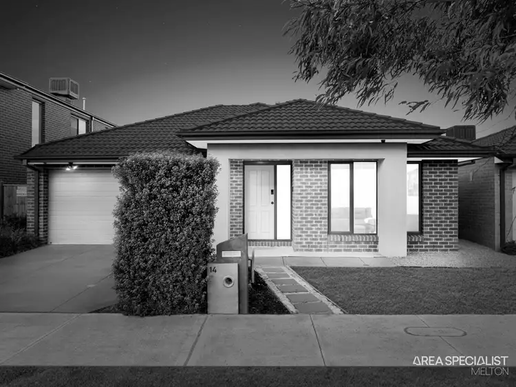 14 Augus Drive, Thornhill Park VIC 3335