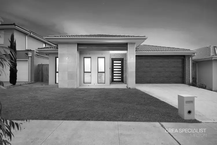 11 Ainsley Road, Thornhill Park VIC 3335