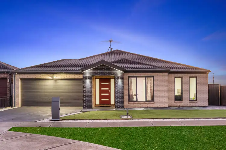Second view of Homely house listing, 7 Kalara Court, Tarneit VIC 3029