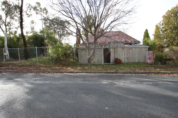 64 Manners Street, Tenterfield NSW 2372