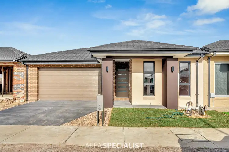 27 Tartan Drive, Clyde North VIC 3978
