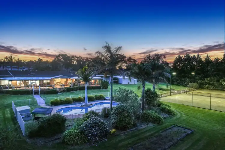 15-16 Lansell Close, Narre Warren South VIC 3805