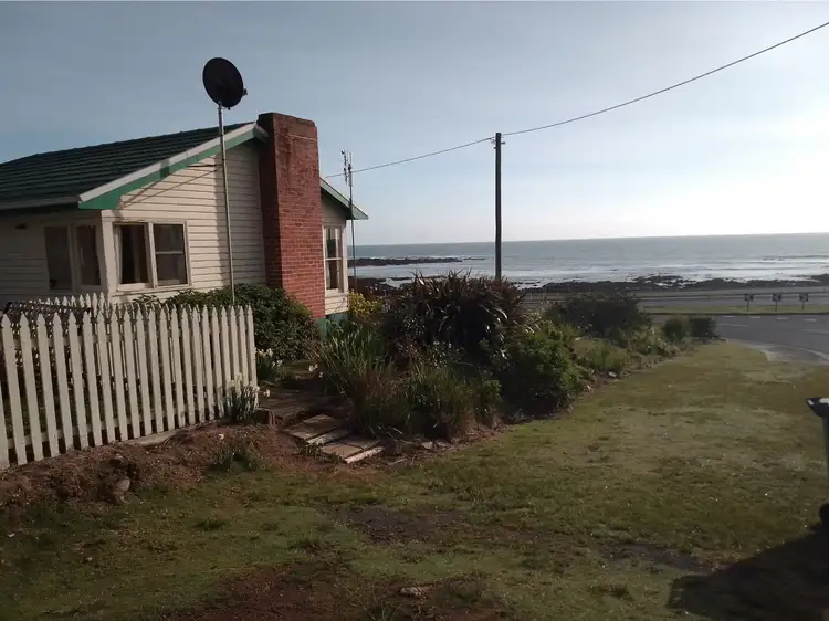 8 Sea Eagle Street