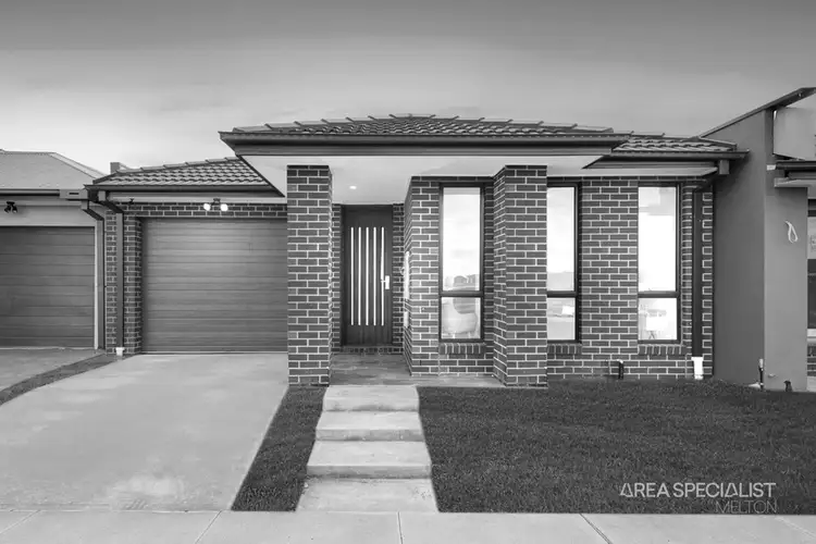 40 Huntingfield Street, Thornhill Park VIC 3335