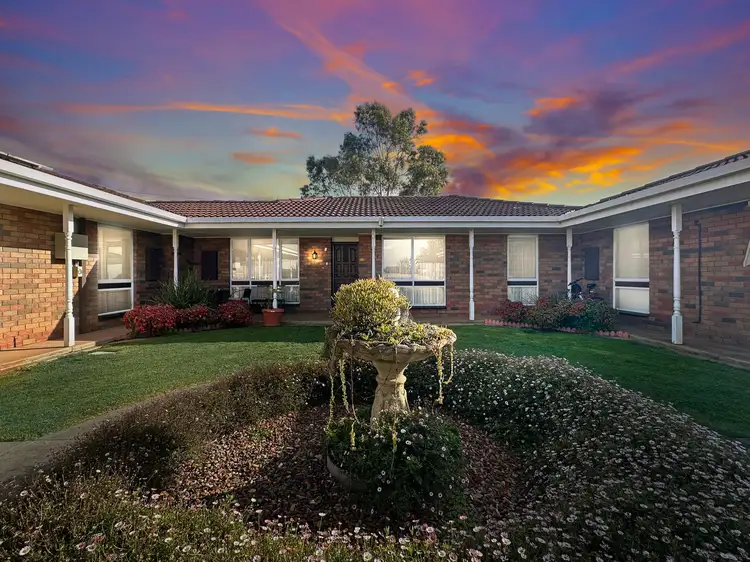 Main view of Homely unit listing, 2/211-213 Gladstone Street, Maryborough VIC 3465