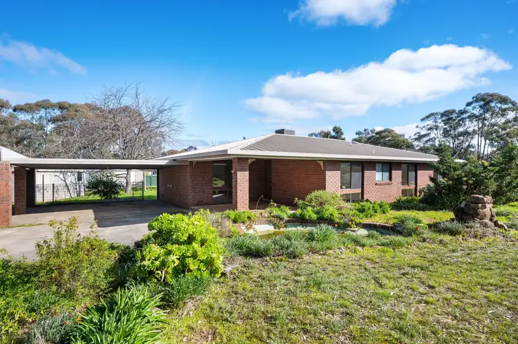 7 Nation Court, Ascot VIC 3551