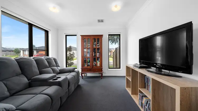 Fifth view of Homely house listing, 10 Ibera Way, Kalkallo VIC 3064