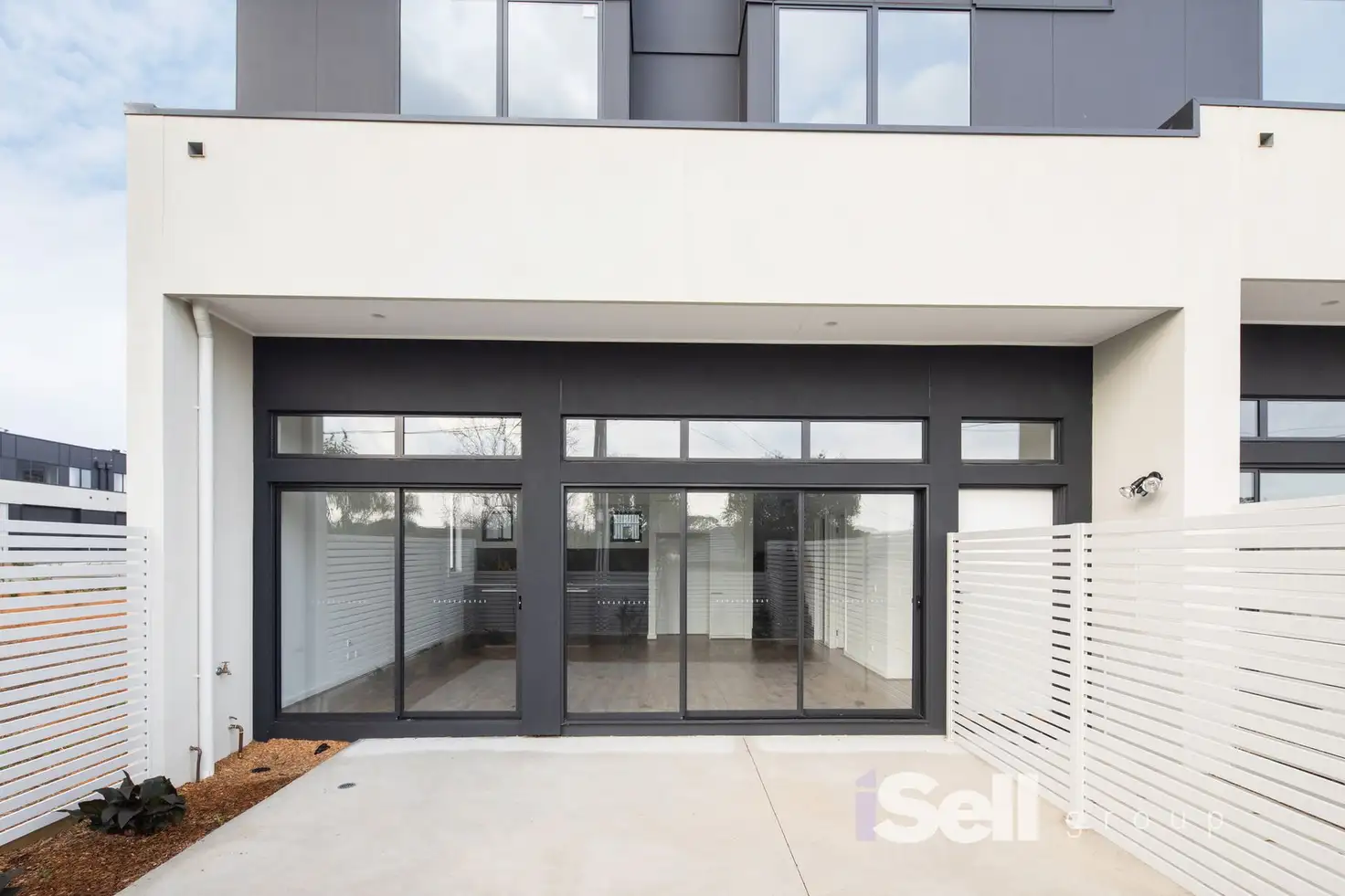 Main view of Homely townhouse listing, 2K Chestnut Road, Doveton VIC 3177