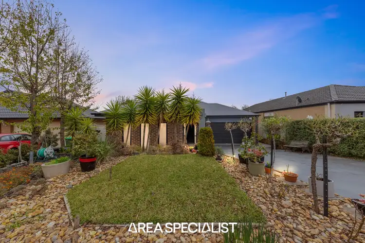 Second view of Homely house listing, 5 Macquarie Circuit, Pakenham VIC 3810