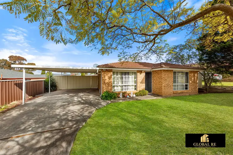 13 Juliet Close, Rosemeadow NSW 2560
