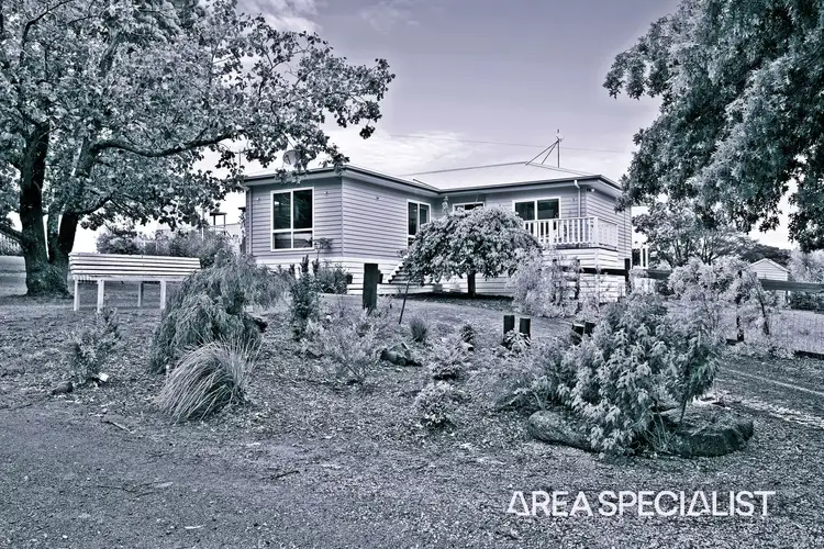 75 McKenzies Road, Loch VIC 3945