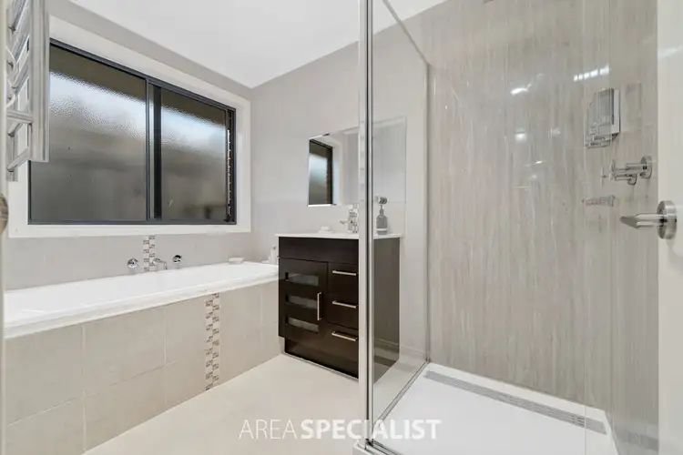 Fifth view of Homely house listing, 5 Nyarrin Place, Cranbourne West VIC 3977