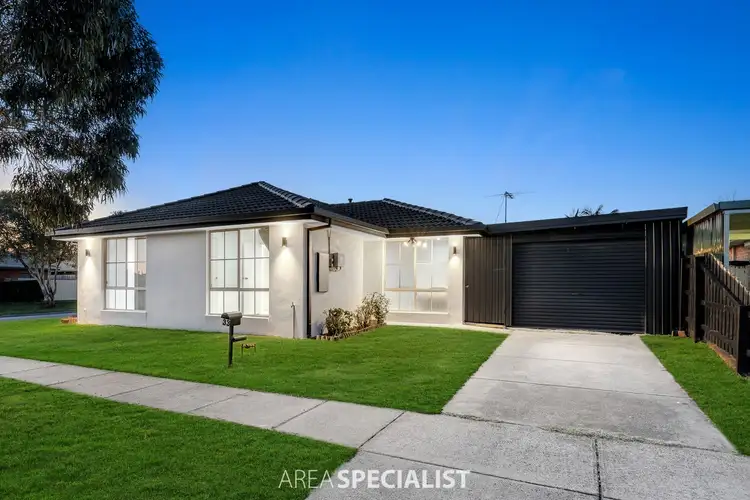 33 Lauren Drive, Hampton Park VIC 3976