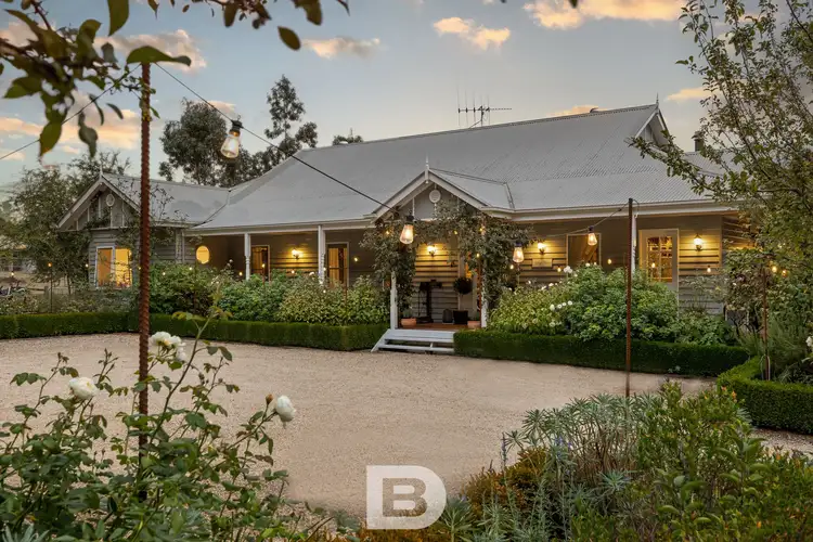 36 Walkers Road, Woodend VIC 3442