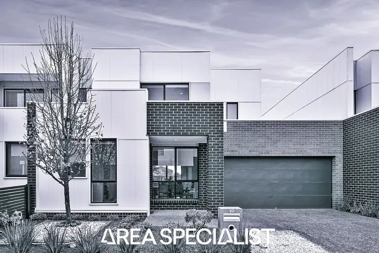 Main view of Homely townhouse listing, 10 Quarter Circuit, Springvale VIC 3171