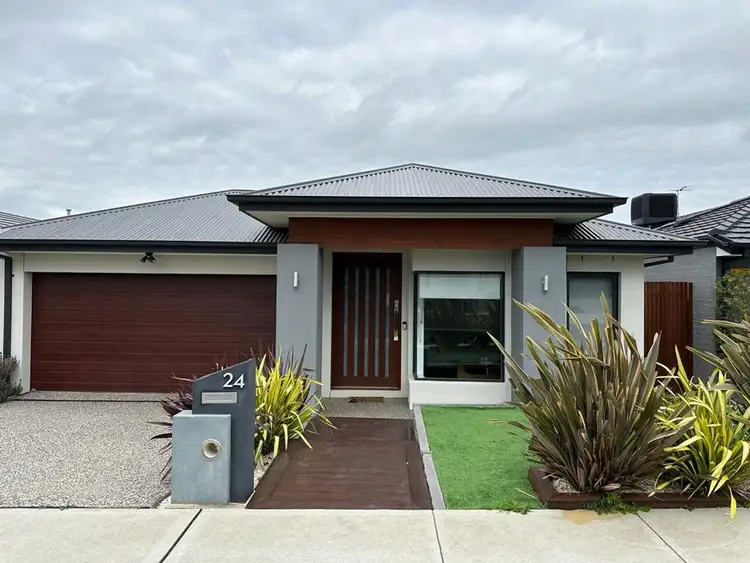 24 Outfield Road, Clyde VIC 3978