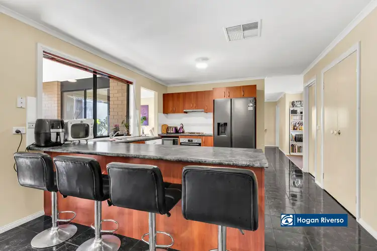 Second view of Homely house listing, 6 Townsville Court, Scoresby VIC 3179