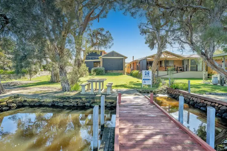 18 Culeenup Road, North Yunderup WA 6208