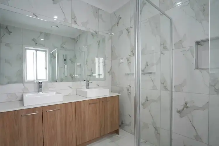 Fifth view of Homely house listing, 33 Plane Avenue, Mambourin VIC 3024