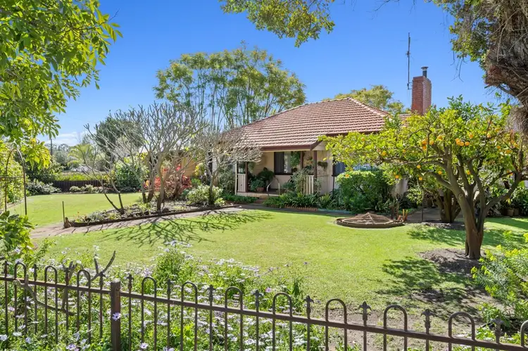 16 McKay Street, Pinjarra WA 6208