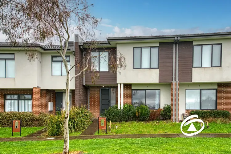 8 Todd Lane, Pakenham VIC 3810