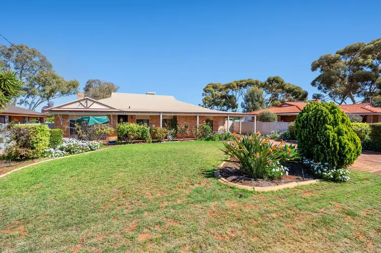7 Burton Place, West Lamington WA 6430