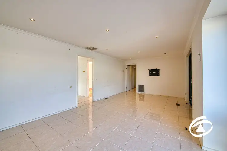 Fifth view of Homely house listing, 2 Felicity Court, Narre Warren VIC 3805