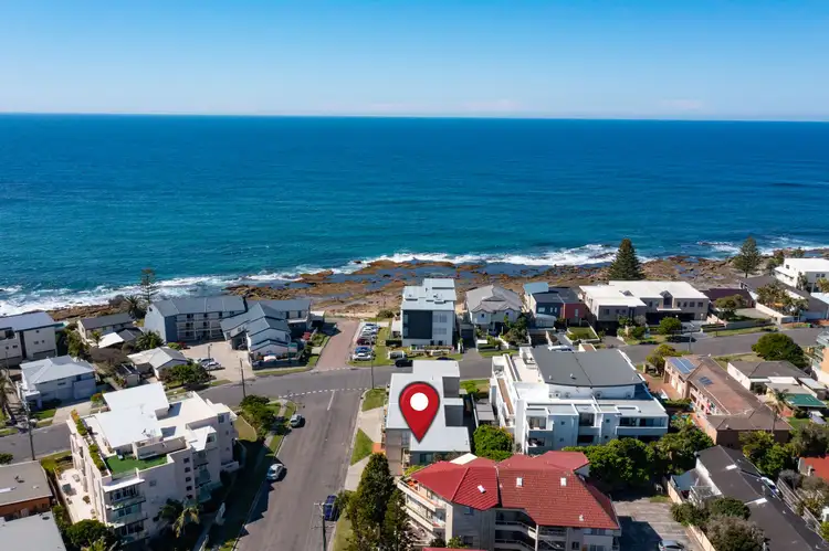 1/105 Ocean Parade, Blue Bay NSW 2261