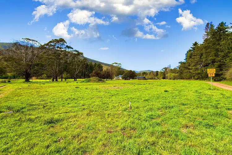 102D White Star Road, Wandiligong VIC 3744