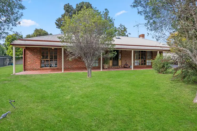 14 Cliff Avenue, Strathdale VIC 3550