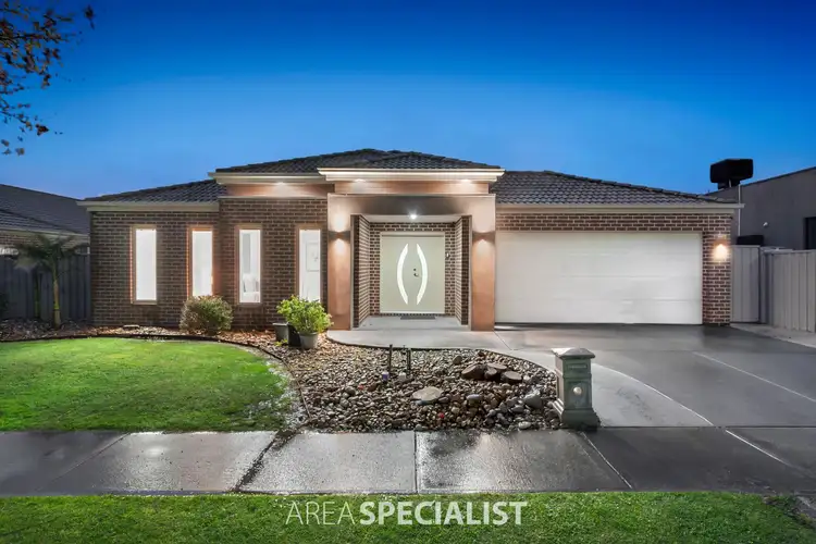 8 Tanner Avenue, Cranbourne East VIC 3977