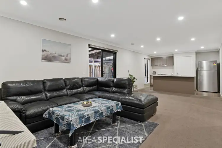 Second view of Homely house listing, 7 Mariposa Grove, Cranbourne VIC 3977