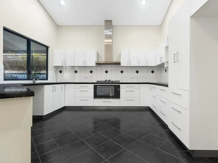 60 Brolga Meander, Nickol WA 6714