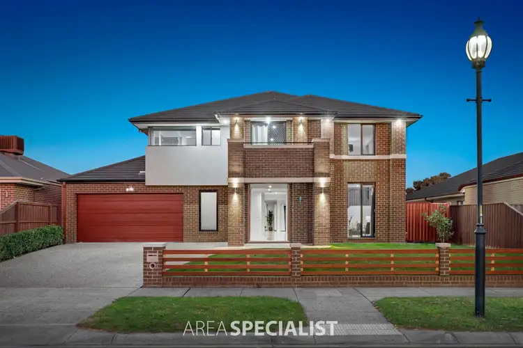 17 Hull Crescent, Pakenham VIC 3810
