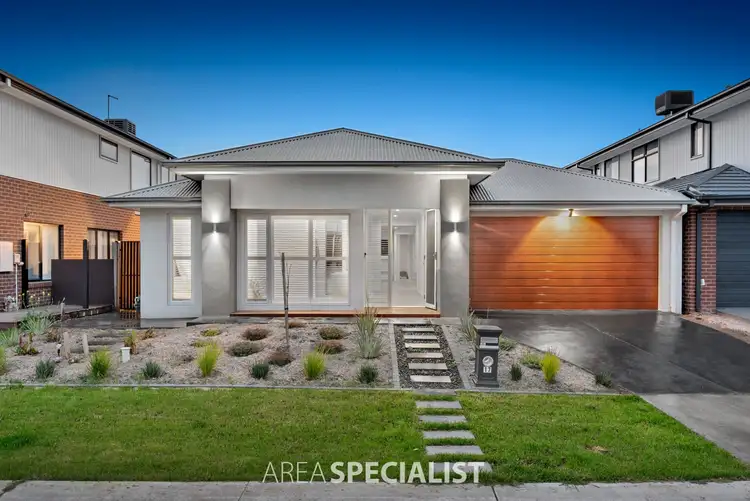 17 Burnbank Parade, Clyde North VIC 3978