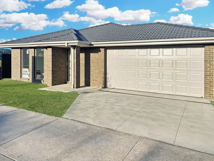 22 (L100) Silverstar Street, Pakenham VIC 3810