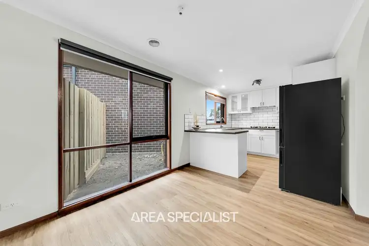 Fourth view of Homely unit listing, 1/4 Daryl Court, Hampton Park VIC 3976