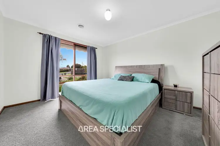 Sixth view of Homely unit listing, 1/4 Daryl Court, Hampton Park VIC 3976