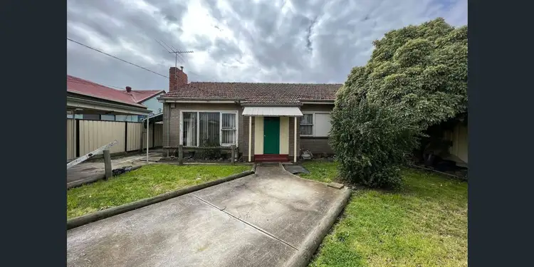 10 Barnett Street, Sunshine VIC 3020