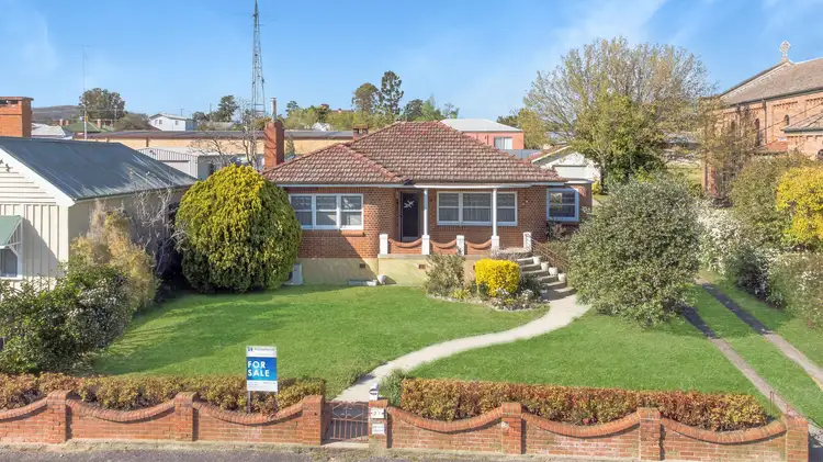 77 Miles Street, Tenterfield NSW 2372