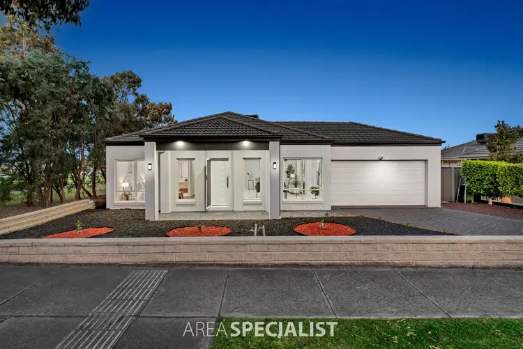2 Merrowland Avenue, Cranbourne North VIC 3977