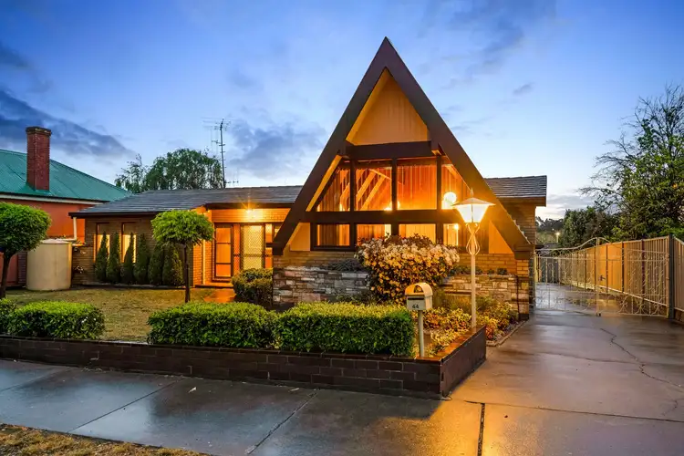 44 Neale Street, Kennington VIC 3550