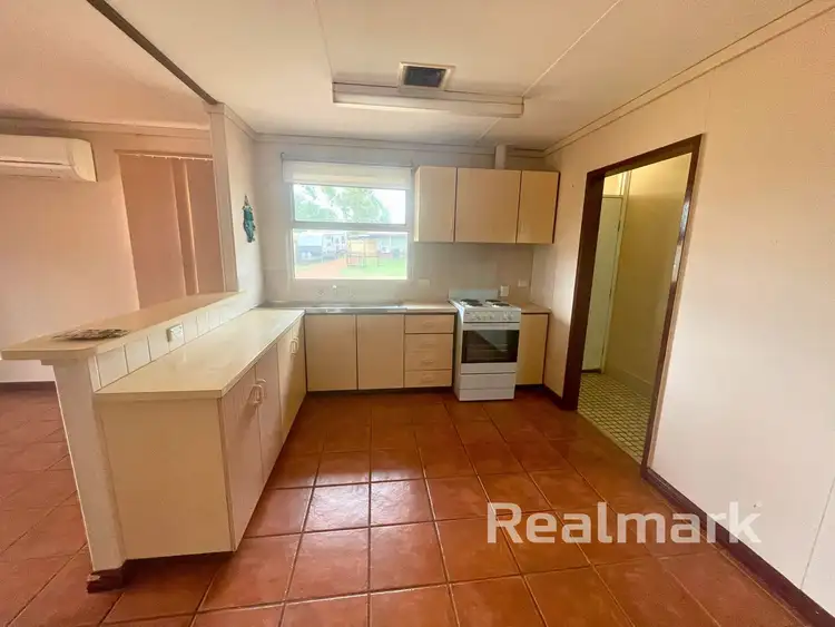 Sixth view of Homely semi-detached listing, 18 Boorthanna Crescent, Newman WA 6753